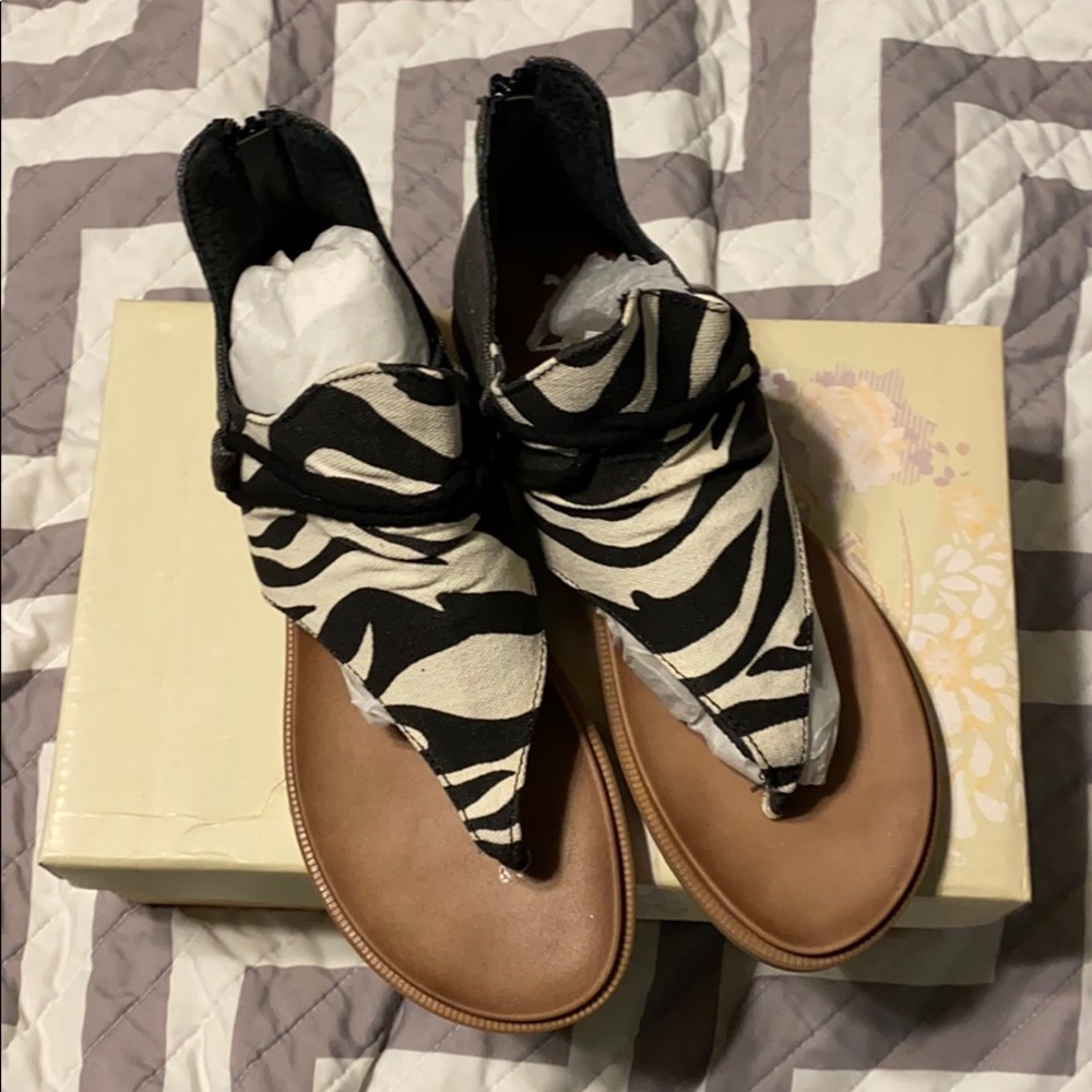 Very G Sparta Zebra Sandal - Picture 4 of 6